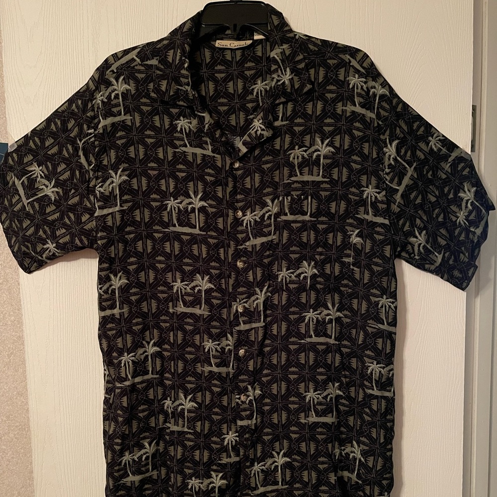 Dress shirt with pocket